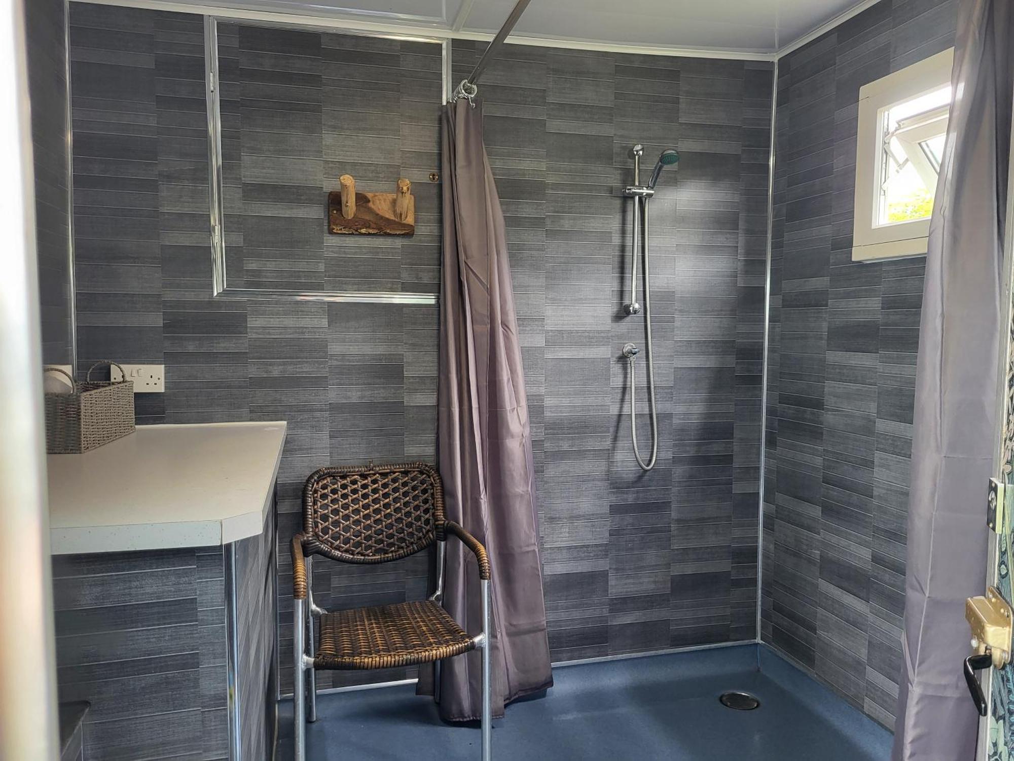 Courtlands Farm Camping And Glamping Кентърбъри Екстериор снимка